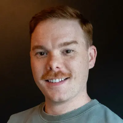 Mikael Edwards Master Stylist Sunday Salon Headshot 001 400x400 Mikael Edwards