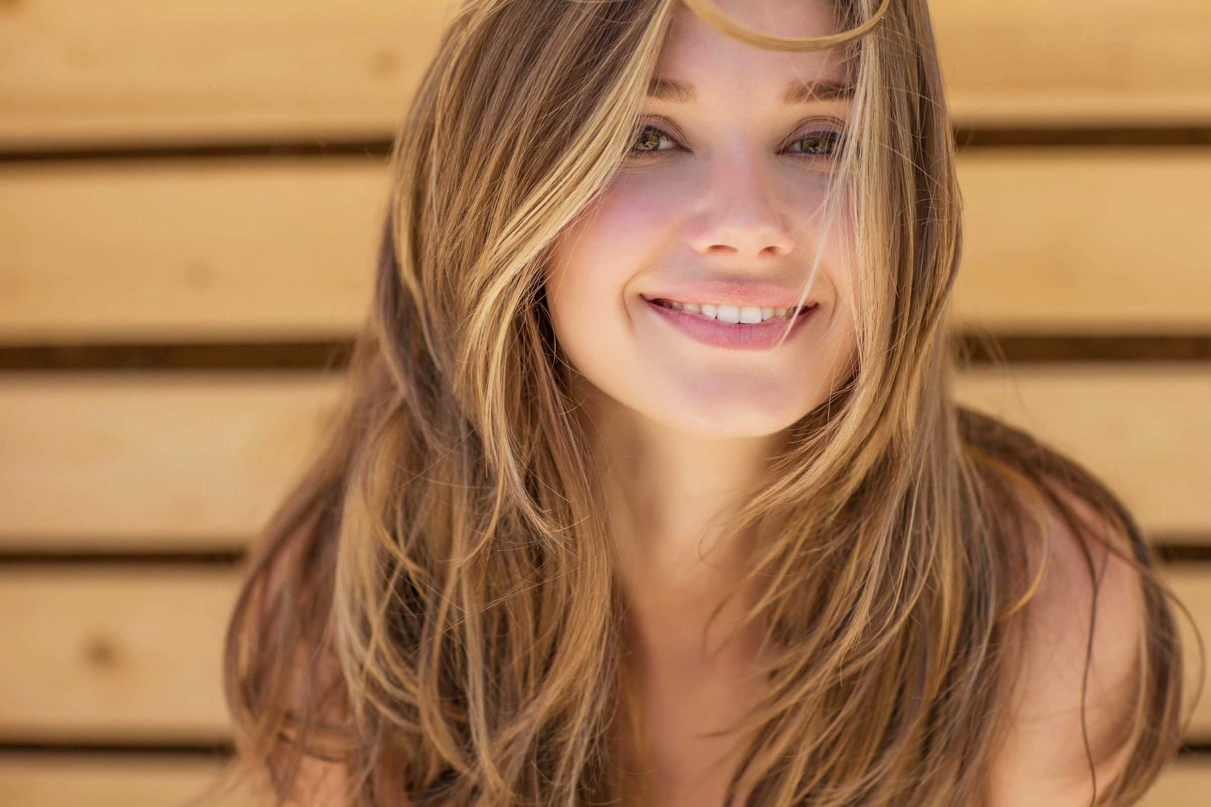Tips for Choosing the Right Shade of Blonde Highlights